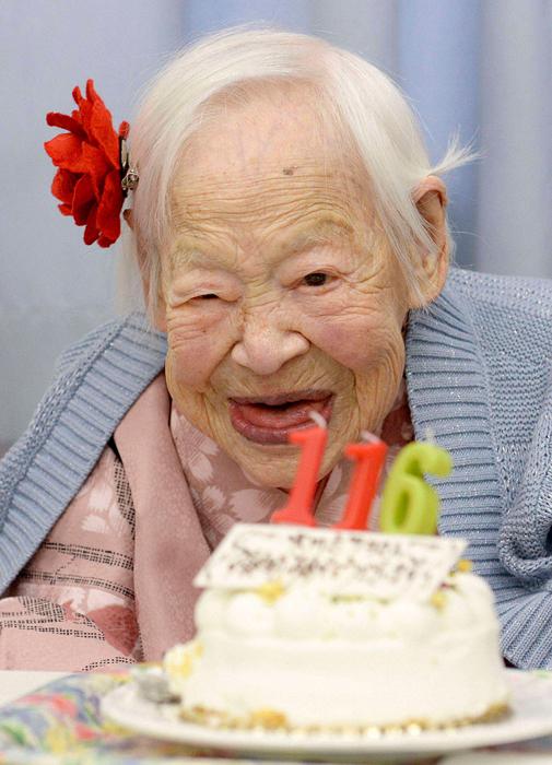 Pats vecākais cilvēks pasaulē ... Autors: Lords Lanselots 5 paši vecākie cilvēki pasaulē, piedzīvojuši 3 simtgades