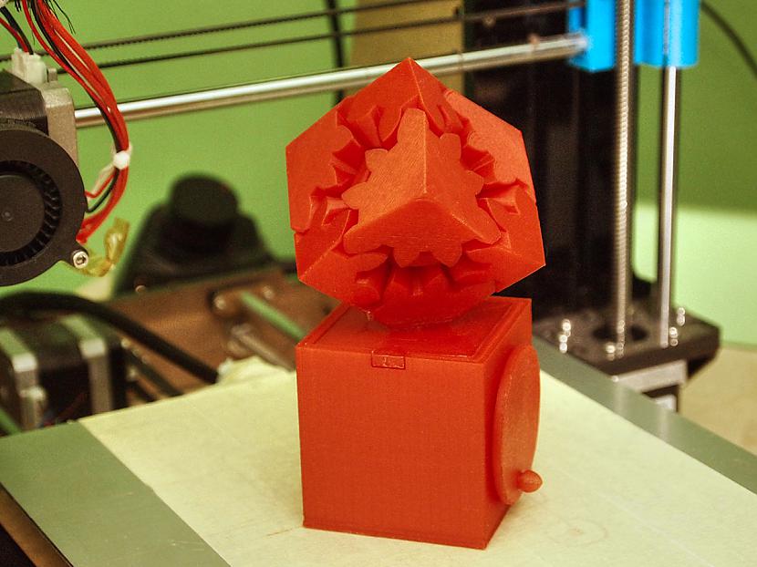  Autors: valdum 3D drukāts zobratu kubs