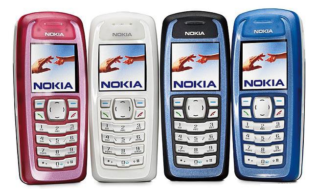 Nokia 3100Fona bildi ekrānā... Autors: Fosilija Kādus mobilos telefonus mēs lietojām 2004. gadā. Pagājuši 10 gadi!