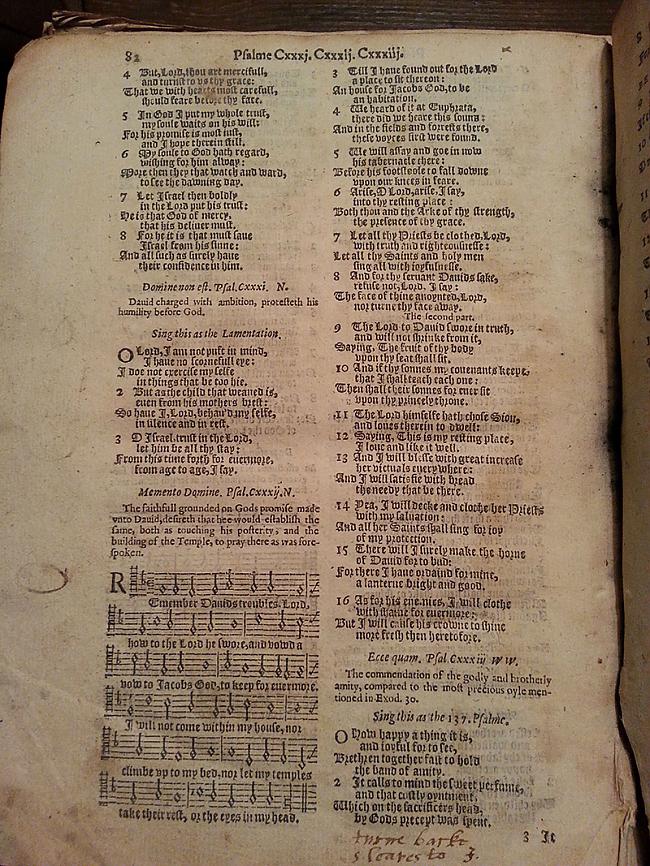  Autors: Sātans Tā izskatās gandrīz 400 gadus veca bībele.