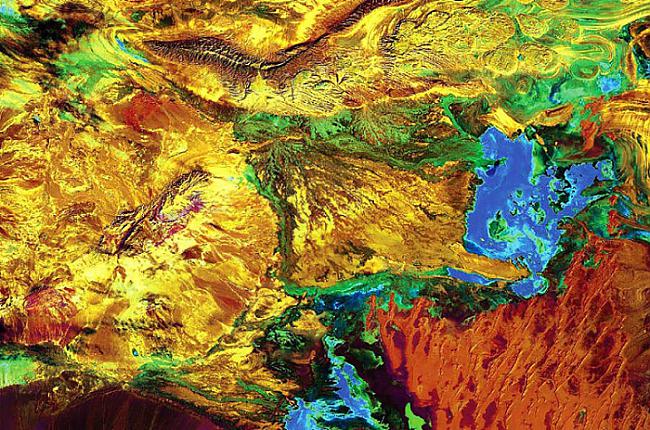 Lielais sāls purvs Irānā Bildi... Autors: Lords Lanselots Kā pasauli redz putni?
