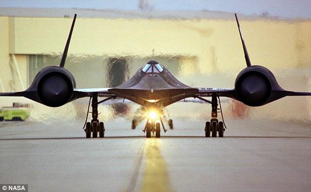 1974gada 1septembrī SR71... Autors: Fosilija SR-71 spiegu lidmašīna jeb Blackbird