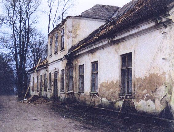 Pēc Otrā pasaules kara vecajā... Autors: Jēkabs Jenčs Senākās vēstures liecības par Kurzemes Kukšu muižu datētas ar 1530.gadu