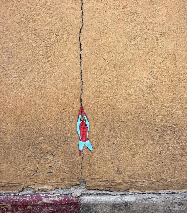Zirnekļcilvēks Francija Autors: kaķūns 28 ielu mākslas meistardarbi - vērts redzēt