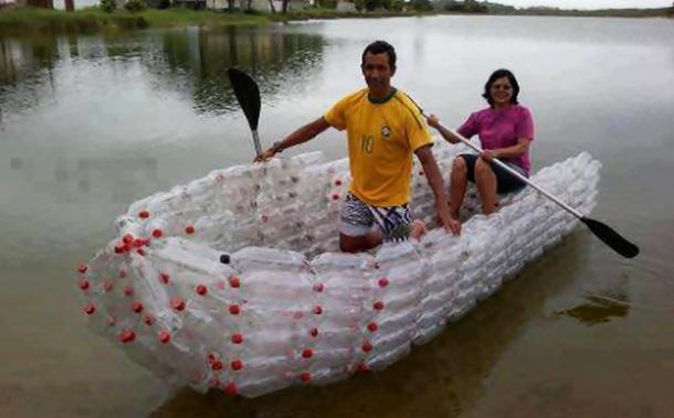 Nu kā tad bez laivas D Autors: KixDubstep Ko tikai nevar uztaisīt no plastmasas pudelēm!
