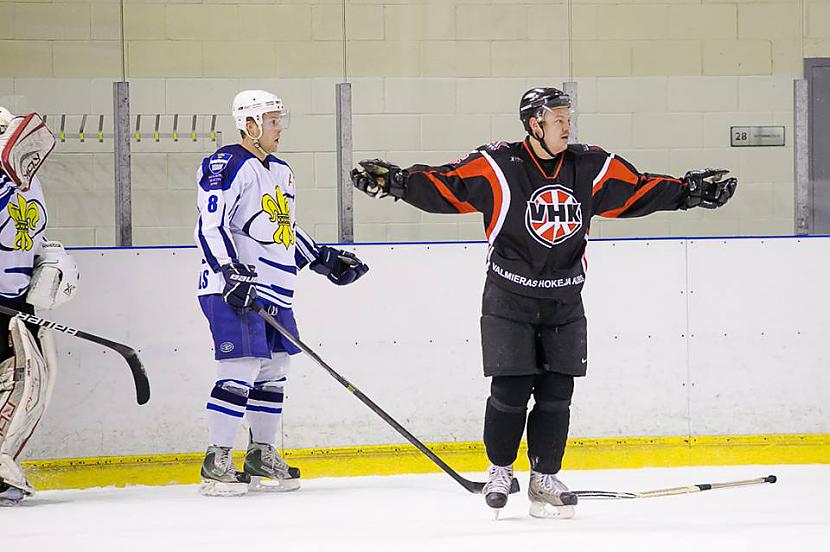 Vietējie augļi... Autors: Hokeja Blogs Cīruļputeņi Latvijas hokeja vietējos laukumos