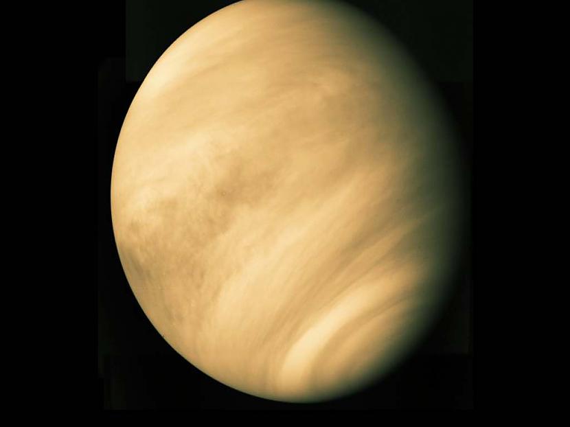 Venēra ap savu asi girežas... Autors: Kapteinis Cerība Interesanti Fakti Par VENĒRU