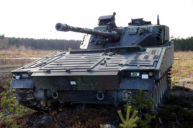 nbsp nbspIzmēru ziņā CV 90 ir... Autors: Mao Meow CV 90 – zviedru veiksmīgā kaujas mašīna!