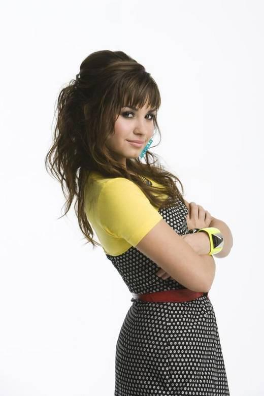 2007 gads Autors: Broken Valentine Heart Demija Lovato , gadu gados.