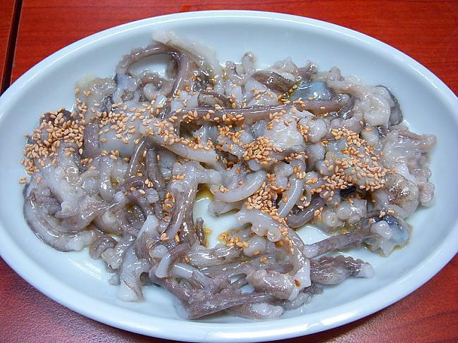 Scarono Korejas astoņkāja... Autors: beatitudinem Dīvainie ēdieni.
