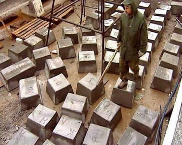 1 taustiņi ir novietoti tādā... Autors: Skutaismerkakis Pausalē lielākā betona Klaviatūra