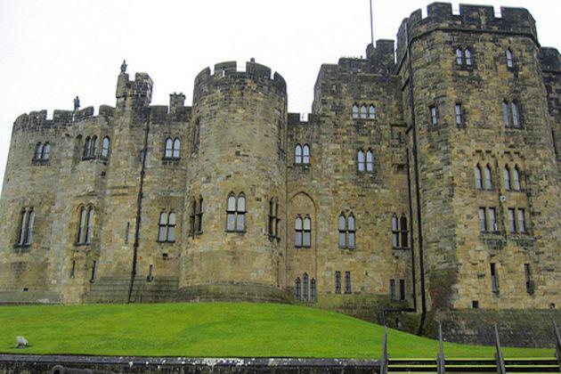 Alnwick castle Northumberland... Autors: Fosilija Apmeklē Harija Potera filmas vietas realitātē!