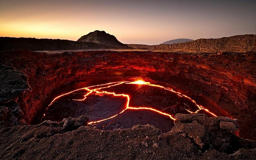 Lavas ezers Erta Ale Efiopijā Autors: BecouseItsLove 17 retas fotogrāfijas, kuras, visticamāk, tu neesi redzējis