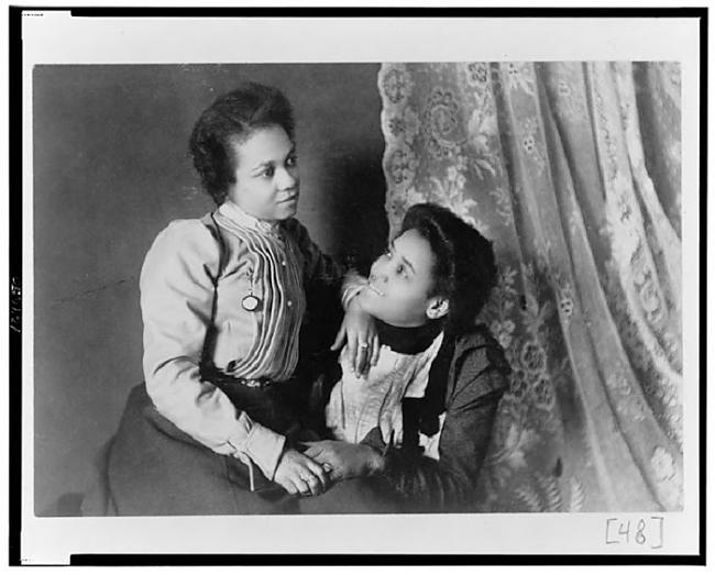 Divas afroamerikāņu sievietes... Autors: Lords Lanselots Ko Tu domā par viendzimumu mīlestību???