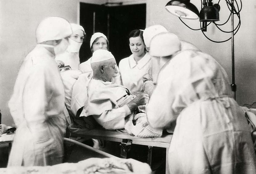 Bet pirmais ķirurgs kurscaron... Autors: Raziels Ķirurgi, kuri operēja paši sevi