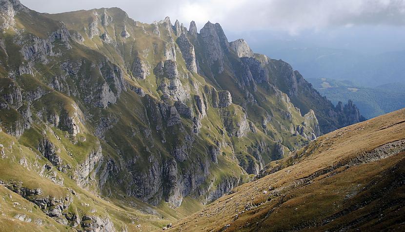 Katram pascaronam ir izvēle... Autors: Soul Eater Mēs neesam vieni. Bučedži kalns, Rumānija. II daļa