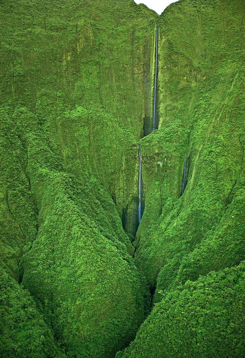 Honokohau Falls Maui  Scarono... Autors: vodkam 10 pārsteidzošas, cilvēku neskartas vietas uz planētas.