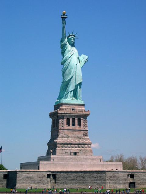 Statujas ideja 1865 gadā radās... Autors: SnYx Kam pieder brīvības statuja?