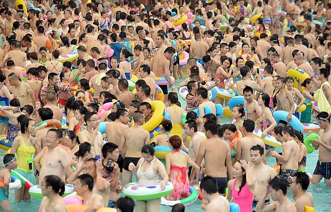 Uzreiz kā termometra radītājs... Autors: Lords Lanselots 11'000 ķīnieši vienā baseinā!!!!