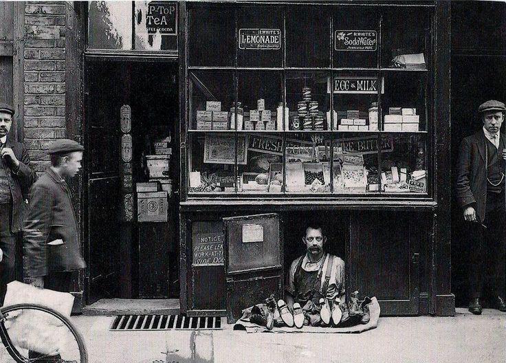 Mazākais veikals Londonā kurā... Autors: SnYx Mazas bildes ar lielu vēsturi (4)