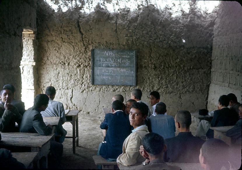 Skolas ēka būvēta no... Autors: Laitinen Afganistāna 20.gs. 60-tajos gados