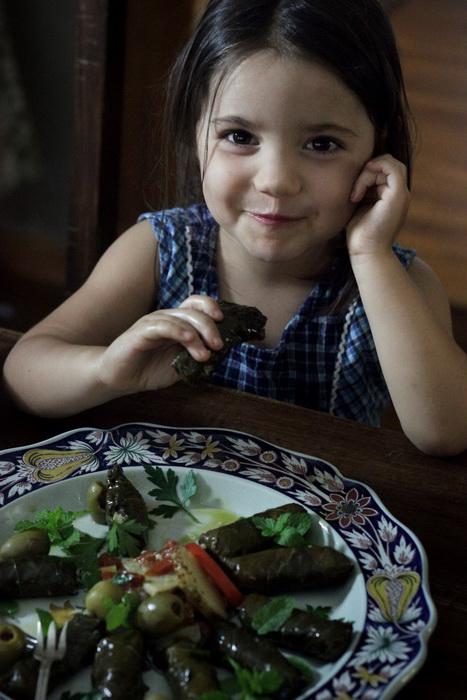 Tīteņi ar vīnogu lapām Katara Autors: Lords Lanselots 5-gadīgā meitenīte ir nogaršojusi vairāk kā 650 dažādu ēdienu!!