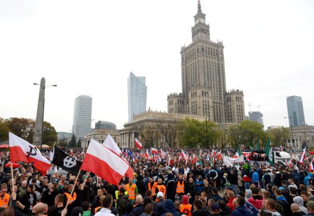 Polijā Varscaronavā vēl nesen... Autors: FakeTrump Eiropai uzbrūk!