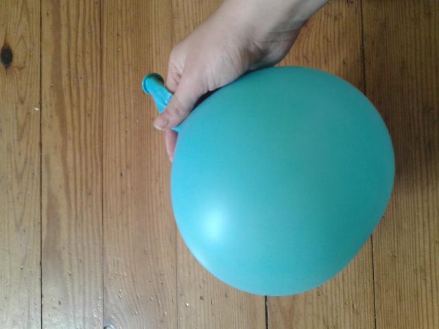 Piepūšiet balonu Ieteiktu kaut... Autors: Aleksa52 DIY telefona maciņš