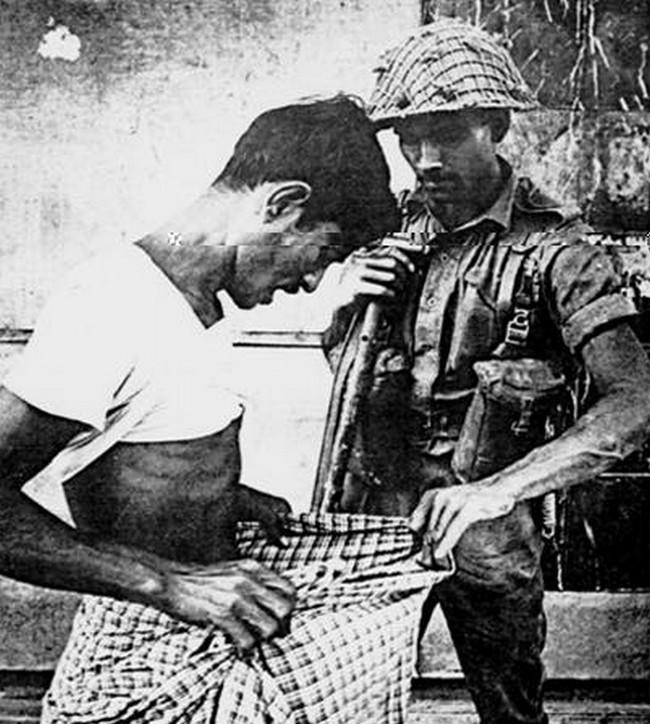 Pakistāniescaronu kareivji... Autors: Fosilija Šīs vēsturiskās fotogrāfijas atstās tevi bez vārdiem