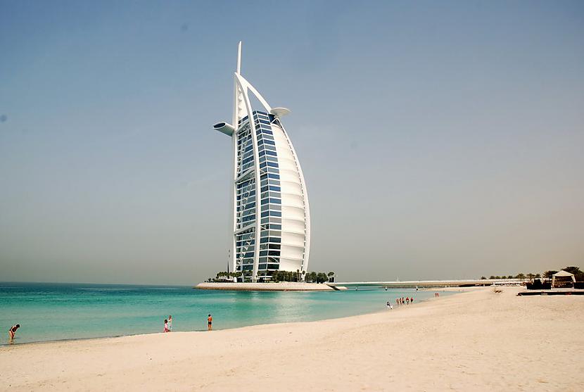 Kā vispazīstamāko pludmali... Autors: Fosilija Dubaija un AAE – vēsture, fakti, patiesība un mīti (2.daļa)
