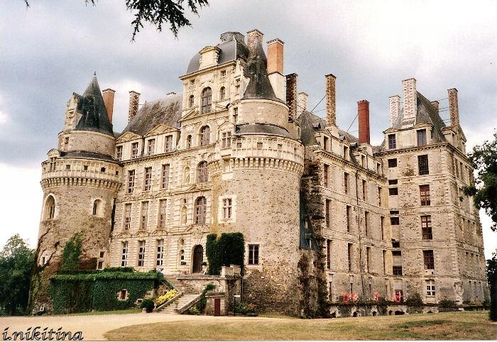 Chateau De Brissac... Autors: NEŽĒLĪGS VECIS Vietas, kurās labāk nestaigāt pa nakti!