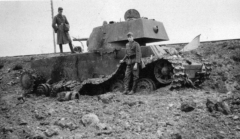 Iznīcināts KV1 tanks kuru... Autors: DamnRiga WWII Sašauti krievu tanki