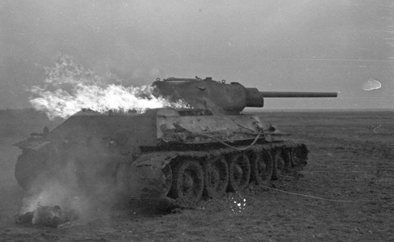 Degoscarons T34 tanks kaut kur... Autors: DamnRiga WWII Sašauti krievu tanki