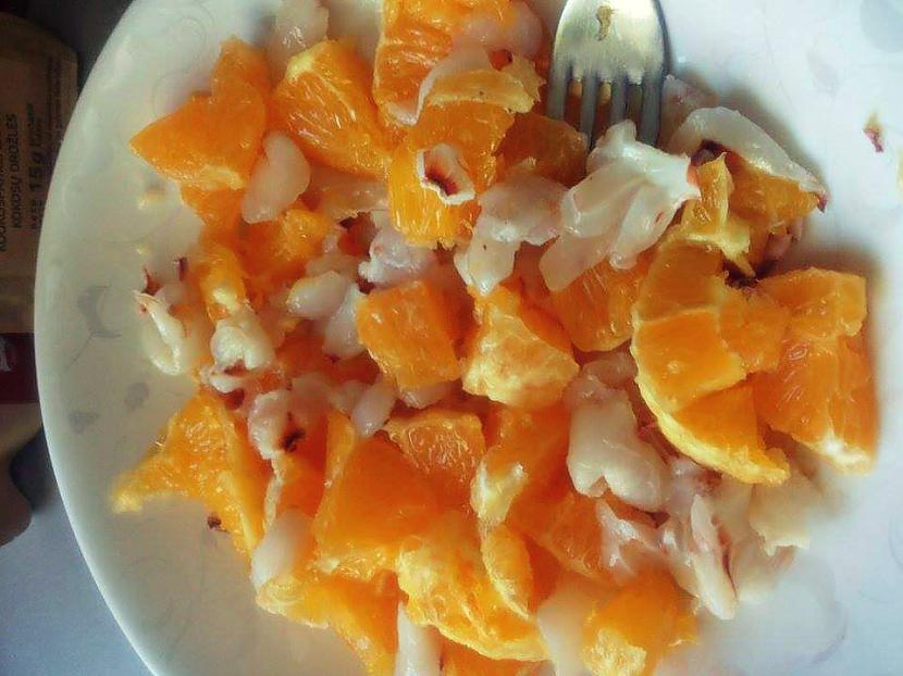 Samaisam Autors: Lola1 Lychee avec du lait de noix de coco et les oranges