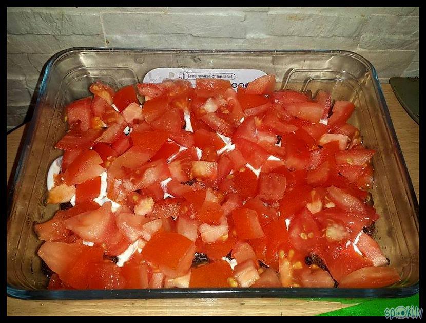 Sagriežam tomatus nelielos... Autors: Eguciiiite Grauzdiņu salāti