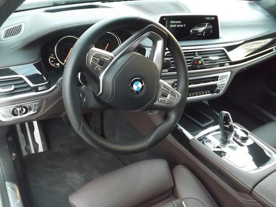  Autors: autodromslv Jaunās paaudzes 7. sērijas BMW testa iespaidi – bagāts dara kā grib!