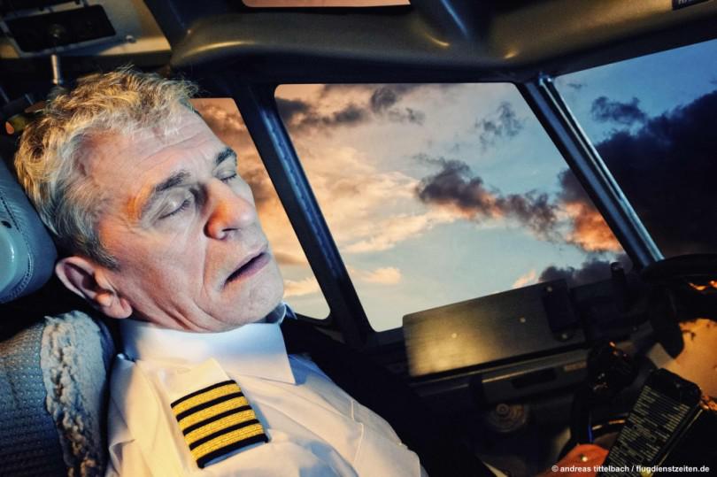 Pēc noteiktajām normām pilots... Autors: daniels44 16 fakti par lidošanu, kurus aviokompānijas negrib, lai tu uzzini!