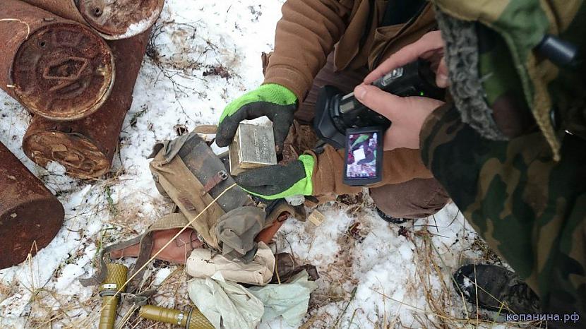 Kastīte ar 100 detonatora... Autors: pyrathe Mežā atrasta slēptuve vācu diversantiem WW2