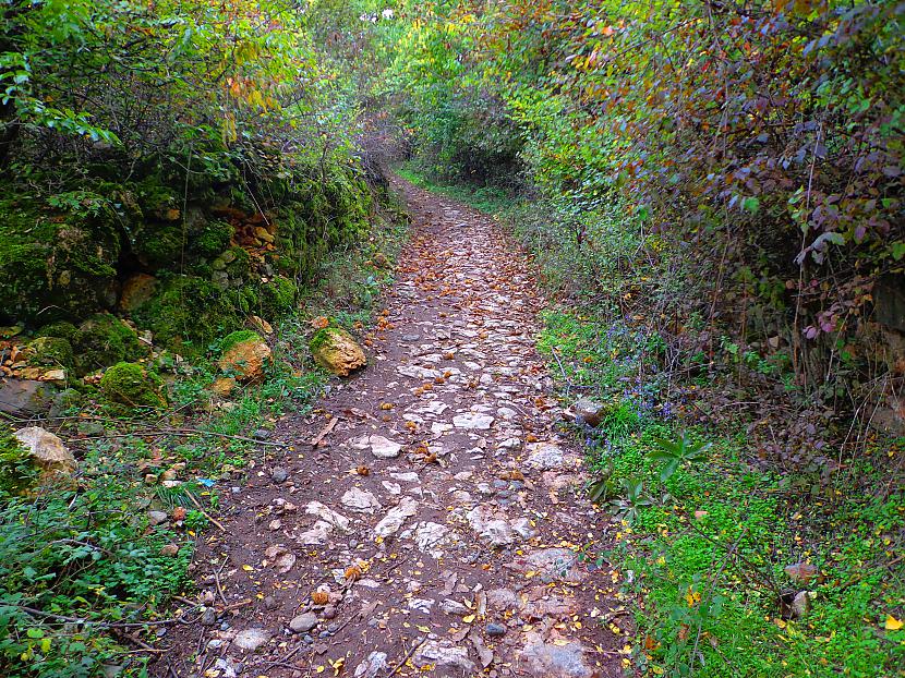 Vairāki scaronī ceļa posmi ir... Autors: Pēteris Vēciņš Pareizticīgo "Jeruzaleme" Maķedonijā-Ohrida.