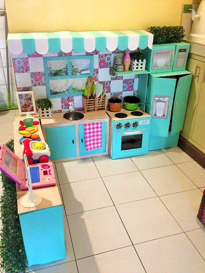 Lai virtuvi padarītu vēl... Autors: Onyxn Kā izveidot nelielu kartona virtuvi jūsu bērniem?
