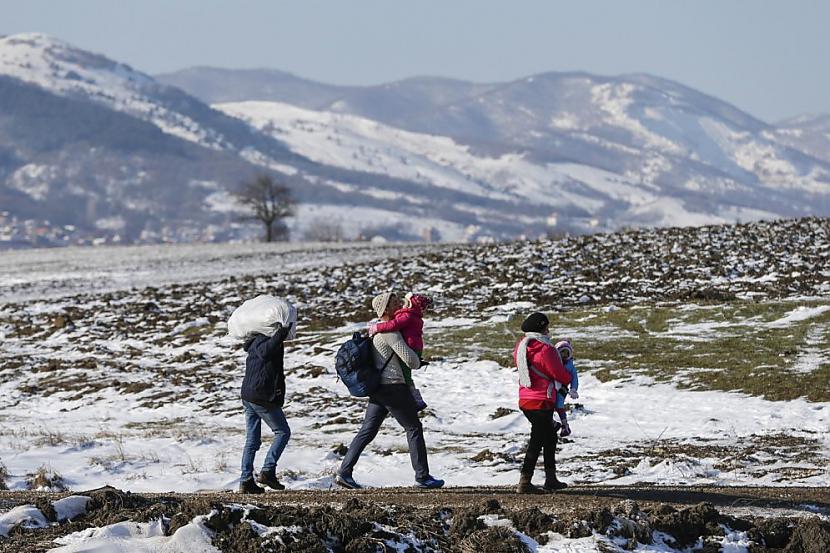 nbspBez sala lielisks ceļa... Autors: Heroīns14 Bēgļu straumes bargajā Balkānu ziemā.