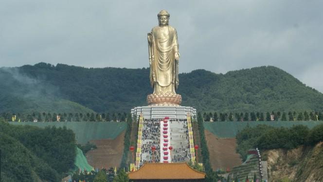 Ķīnas Pavasara Tempļa Buda ir... Autors: Fosilija Vistrakākās lietas, jebkad uzbūvētas, vēl eksistē!
