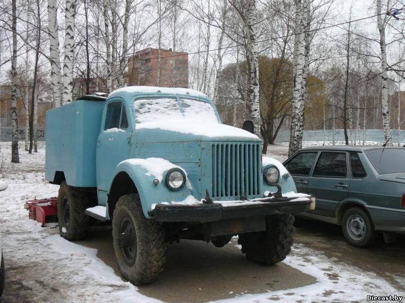  Autors: Klusais vājprāts GAZ 51 GAZ 63  (1946 g. - 1975 g.) 2