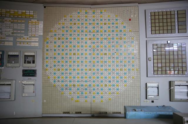 Otrā reaktora kontrolpanelis... Autors: rukšukskrienam Vēl joprojām radioaktīvs: 30 gadi kopš Černobiļas katastrofas
