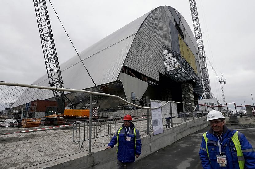 Nu jau sarkofāgs ir var teikt... Autors: rukšukskrienam Vēl joprojām radioaktīvs: 30 gadi kopš Černobiļas katastrofas