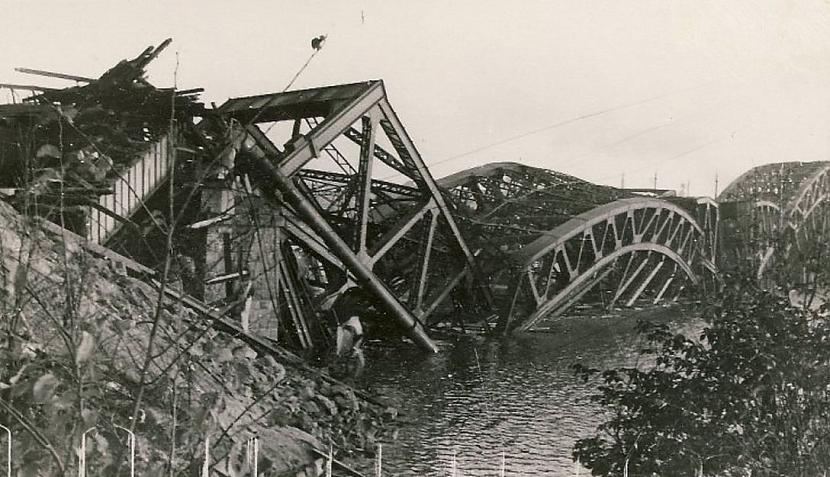 Vāciescaronu saspridzinātais... Autors: Fosilija Rīgas Dzelzceļa tiltam vairāk nekā 100 gadi.