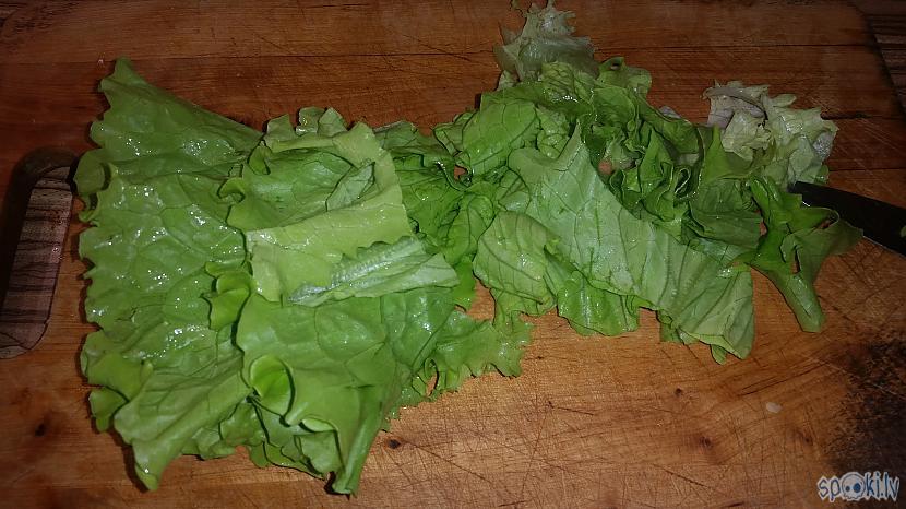 Sagriežam salātu lapas... Autors: minckis Burrito