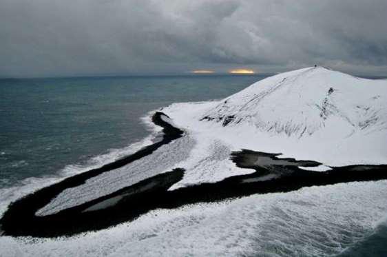 Surtseja IslandēSurtseja... Autors: LeģendāraisDJ Foršākās vietas pasaulē, kuras tu nedrīksti apmeklēt #2