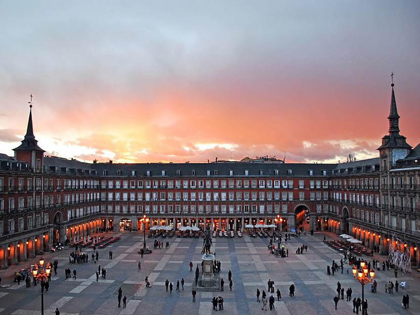 Plaza Mayor Spānija Autors: sfinksa Aizraujoši tūrisma objekti pasaulē