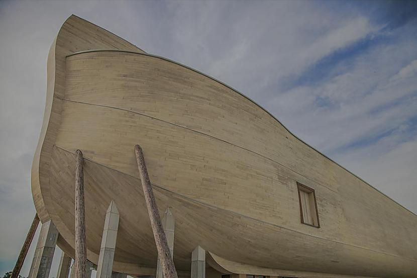  Autors: matilde Amerikāņi uzbūvēja paši savu Noasa šķirstu ar dinozauriem